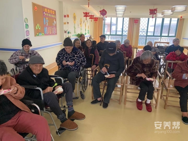 吃蛋糕