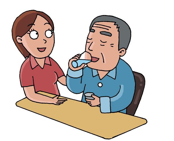 养老院护理员帮助长者服药的方法及药物管理