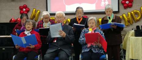 银康长者为抗疫助威鼓劲，多彩生活幸福安康！