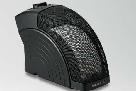 曲面扬声器让长者看电视时听得更清晰丨东瀛观察