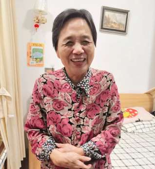 探望张奶奶：您把这里当家，我们把您当家人
