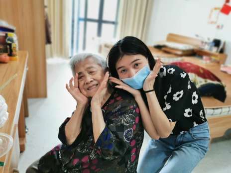 探望刘奶奶：人世间的温情，从相知相伴而来