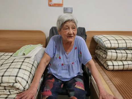 探望谢奶奶：96岁的她做足按、唱圣经、坚持散步！乐观让人更长寿！