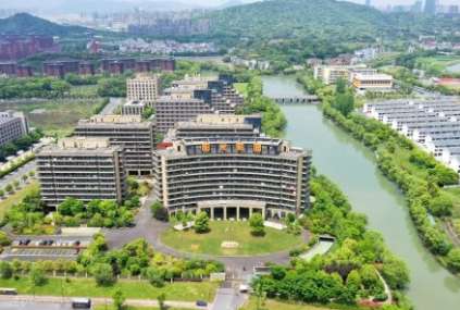 杭州这家养老院，青年人满足10项条件即可免房租入住！