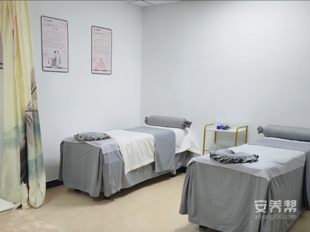 驿站中医理疗按摩区(可走医保)