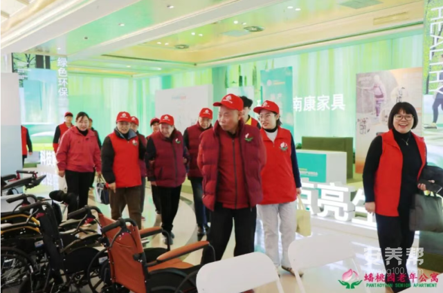 赣州市南康蟠桃园老年公寓组织长者畅游博览会1 赣州市南康蟠桃园老年公寓组织长者畅游博览会1