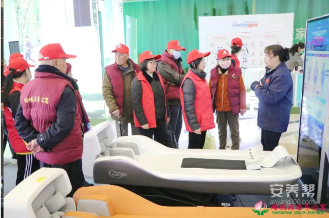 赣州市南康蟠桃园老年公寓组织长者畅游博览会2 赣州市南康蟠桃园老年公寓组织长者畅游博览会2