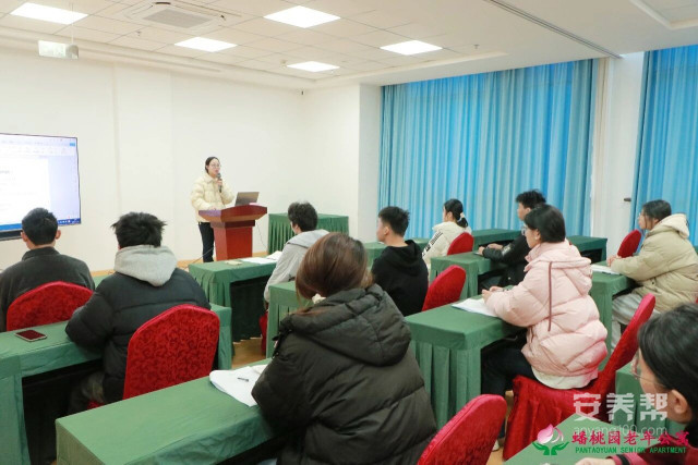 江西管理职业学院实习生在赣州市南康区蟠桃园老年公寓开启现场教学实践之旅5