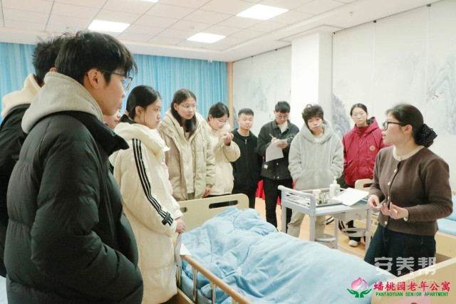 江西管理职业学院实习生在赣州市南康区蟠桃园老年公寓开启现场教学实践之旅6