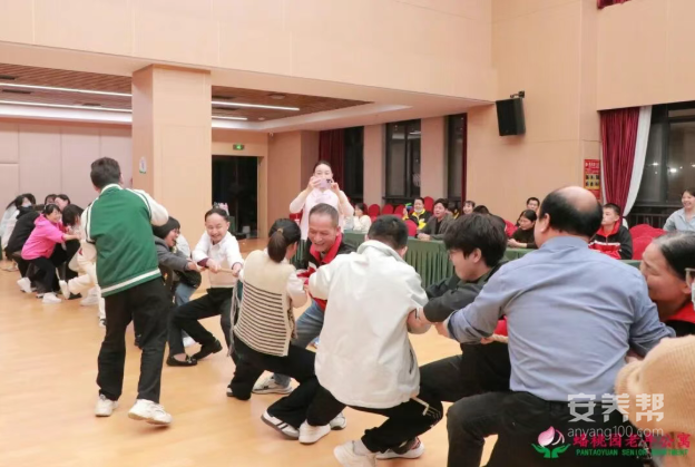 同心同行，聚力共赢——赣州市南康区蟠桃园老年公寓员工团建暨生日会活动圆满落幕2