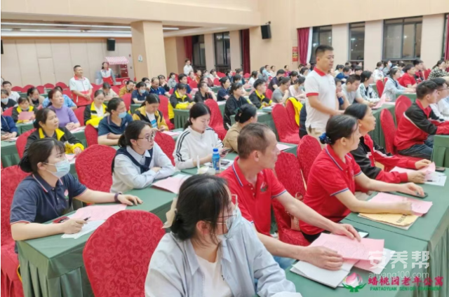 五星级机构：赣州市南康区蟠桃园老年公寓开展应急救护培训2