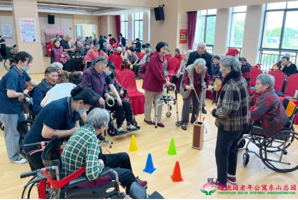 赣州市南康蟠桃园老年公寓五一暨长者生日会活动温情落幕2 赣州市南康蟠桃园老年公寓五一暨长者生日会活动温情落幕2