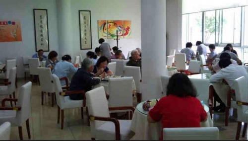 上海市中国福利会养老院老人图片