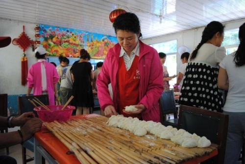 辽源市东辽县平岗镇敬老院护工图片