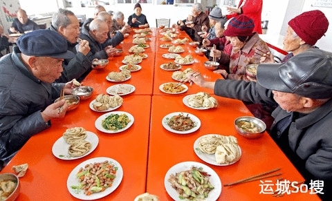 永济市城西街道水峪口福禄敬老院老人图片