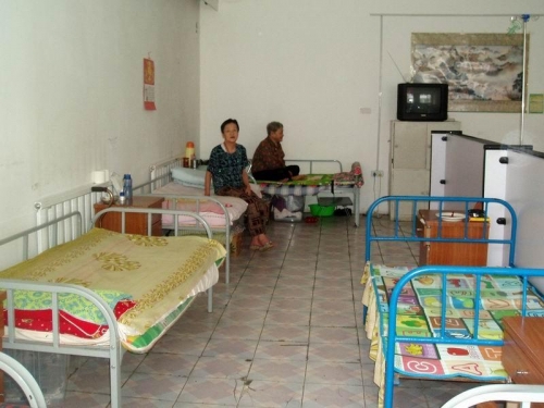 吉林市船营区红太阳敬老院老人图片