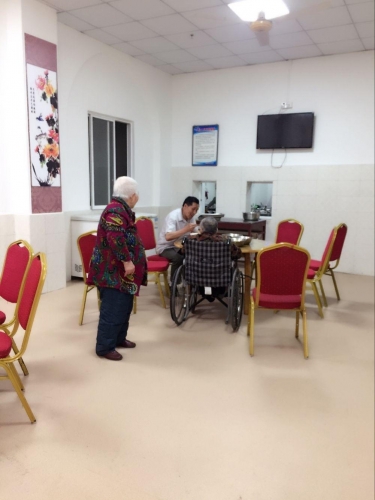 重庆市九龙坡区百年康养老院老人图片