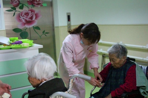 北京市海淀区清河敬老院服务图片