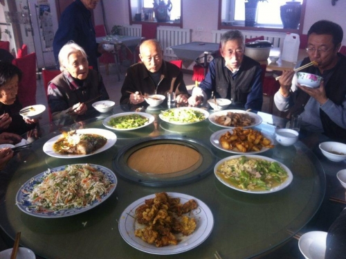 幸福家园养老院老人图片