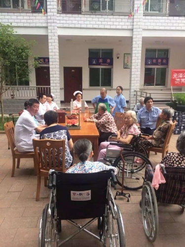 光泽国德老年公寓服务图片