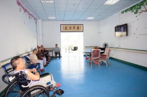 武汉市江夏区庙山社区宜家养老院老人图片