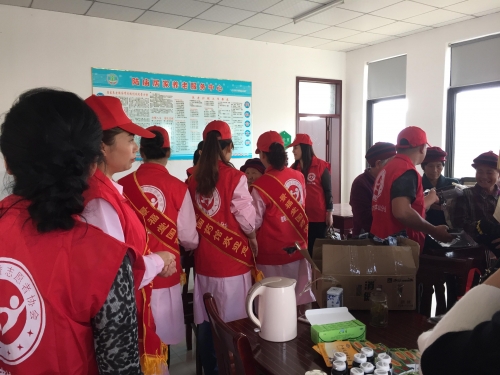 信阳市公益志愿者协会陆庙养老服务中心护工图片