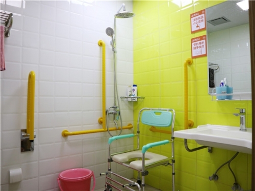 长沙市岳麓区普亲先锋社区老年养护中心房间图片