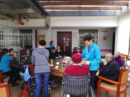 长沙市天心区东瓜山康乃馨老年养护中心老人图片