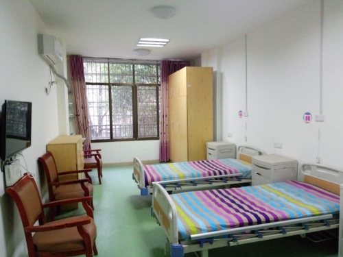 长沙市天心区东瓜山康乃馨老年养护中心房间图片
