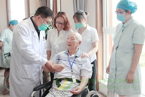 北京感恩陪伴养老院服务图片