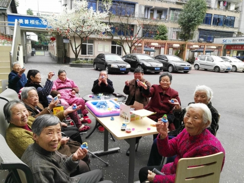 圆缘养老-柳城家园全日居养老服务中心老人图片
