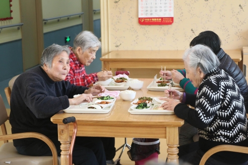杭州佰乐时光养老院老人图片