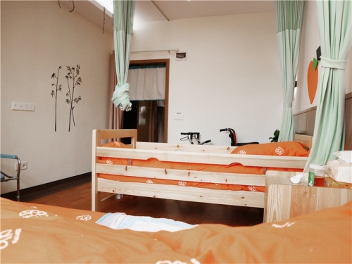 湘潭市普亲高岭老年养护中心房间图片
