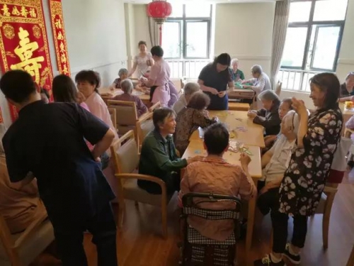 上海和养宝华养护院老人图片