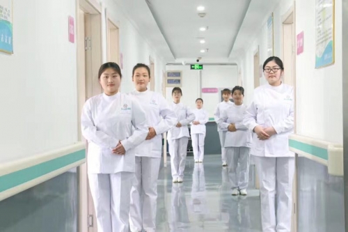 南京乾中护理院护工图片