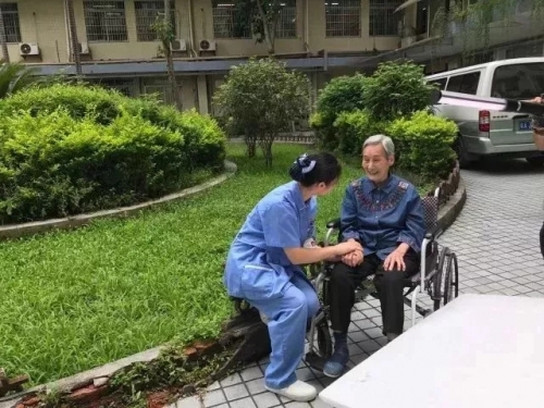 广州新海颐养苑老人图片