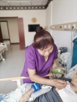 丹东市康达中医院长期照护科护工图片